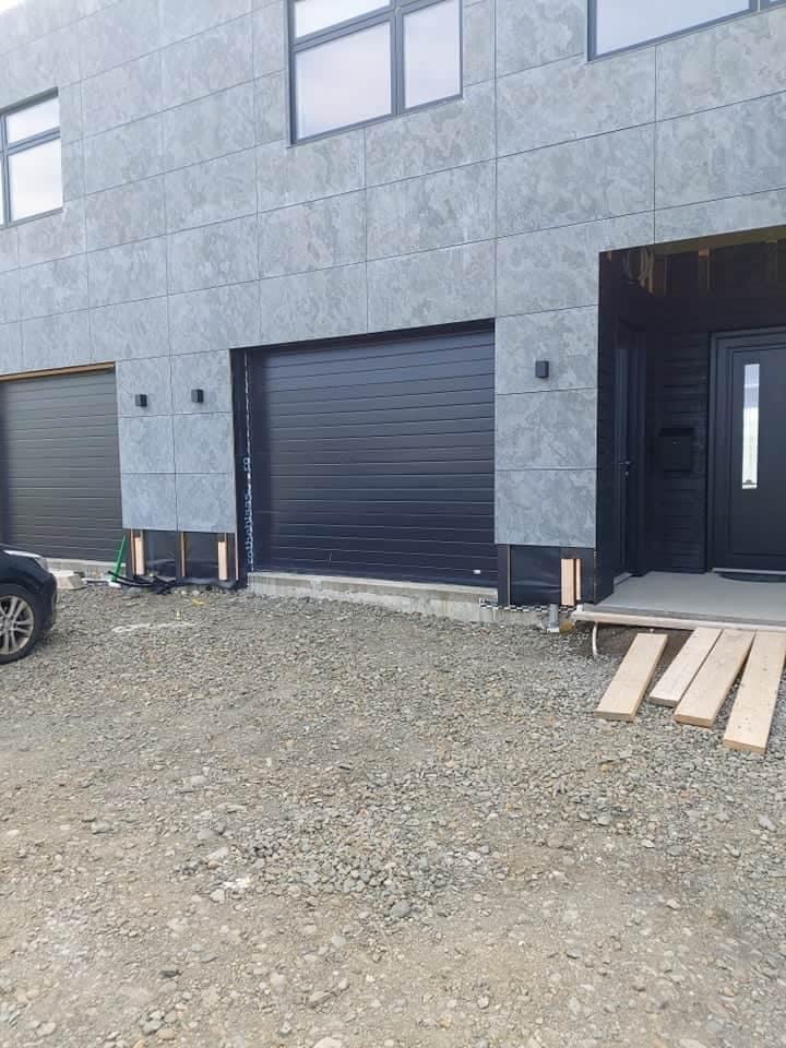 Bílskúrshurð, viðbót